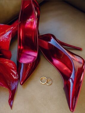 Authentic Exclusive Christian Louboutin Kate 100 Pumps